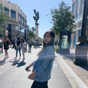 Meet your Posher, Isabella